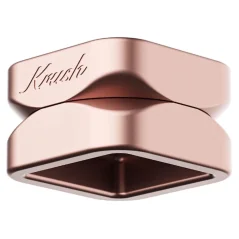 Zavřená hranatá kovová drtička Krush Kube 2.0 v růžovém odstínu rose gold s gravírovaným logem Krush