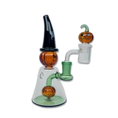 Skleněný dab rig Black Leaf s oranžovou dýní v komoře, černým kloboukem a zeleným zábrusem, banger s dýňovým carb capem
