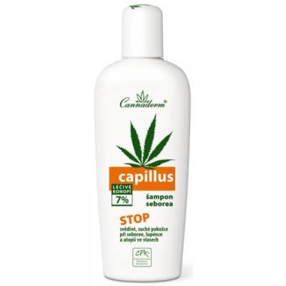 Bílá lahvička konopného šamponu Cannaderm Capillus seborea s oranžovým štítkem a zeleným listem konopí Bílá lahvička konopného šamponu Cannaderm Capillus seborea s oranžovým štítkem a zeleným listem konopí