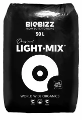 Černý pytel substrátu BioBizz Light-Mix 50 l s bílým logem a nápisem World Wide Organics